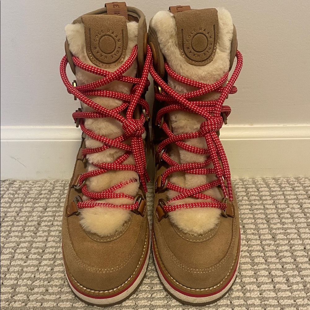 COLE HAAN Zerogrand Luxe Water Resistant Women’s Hiker Boots Sz 6.5B W22610